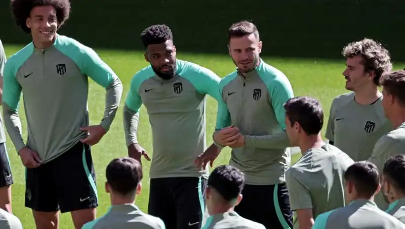 Ünlü Futbolcu, Chelsea ve Sevilla'dan Sonra Türkiye'ye Transfer Oluyor!