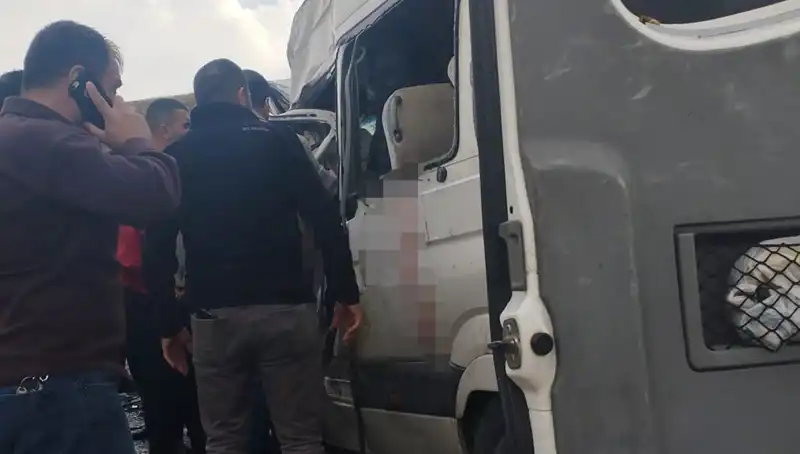 Van'da Feci Kaza: Minibüs ile Kamyonet Çarpıştı, Can Kayıplarıyla Sonuçlandı