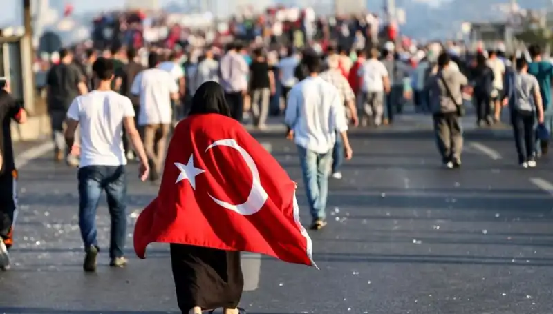 Kabine Üyeleri 15 Temmuz'da DEMOKRASİ ve ŞEHİTLERİ Anma Mesajları Yayınladı