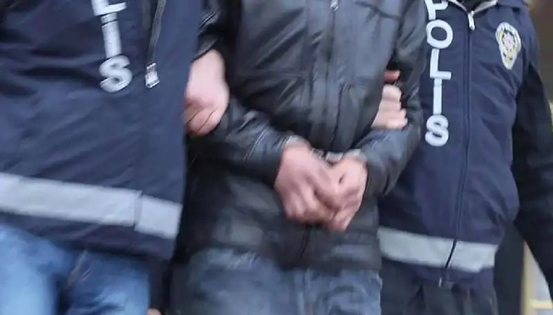 FETÖ Operasyonlarında 30 İlde 65 Kişi Tutuklandı!