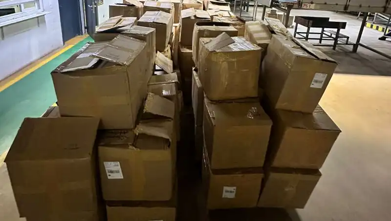 Kargo Şirketinin Deposunda Kaçak Tütün Operasyonu: Yüzlerce Kilo Tütün Ele Geçirildi