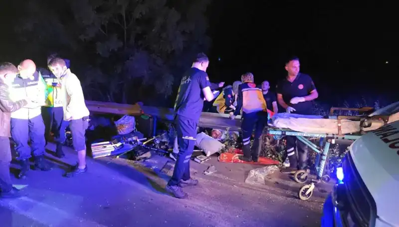 Kazada Minibüsten Savrulan Yolcuların Hayat Mücadelesi