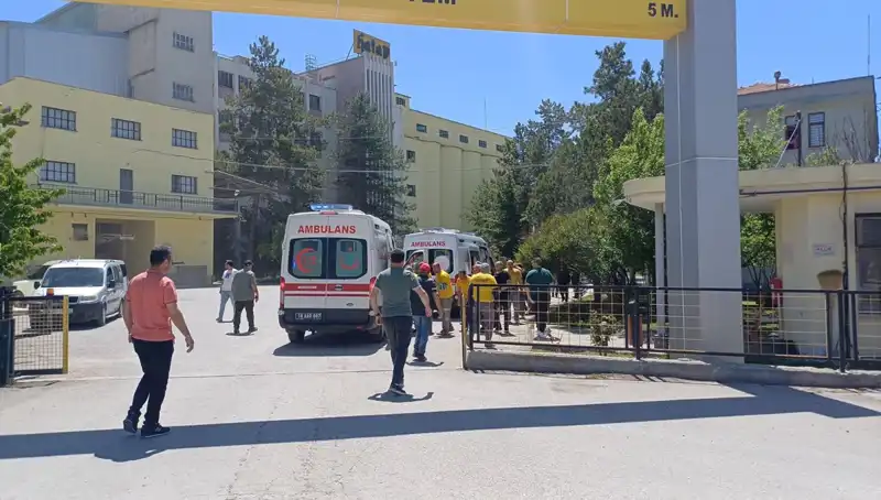 Çorum'daki Un Fabrikasında Patlama: 10 Yaralı, Biri Ağır Hastaneye Kaldırıldı!
