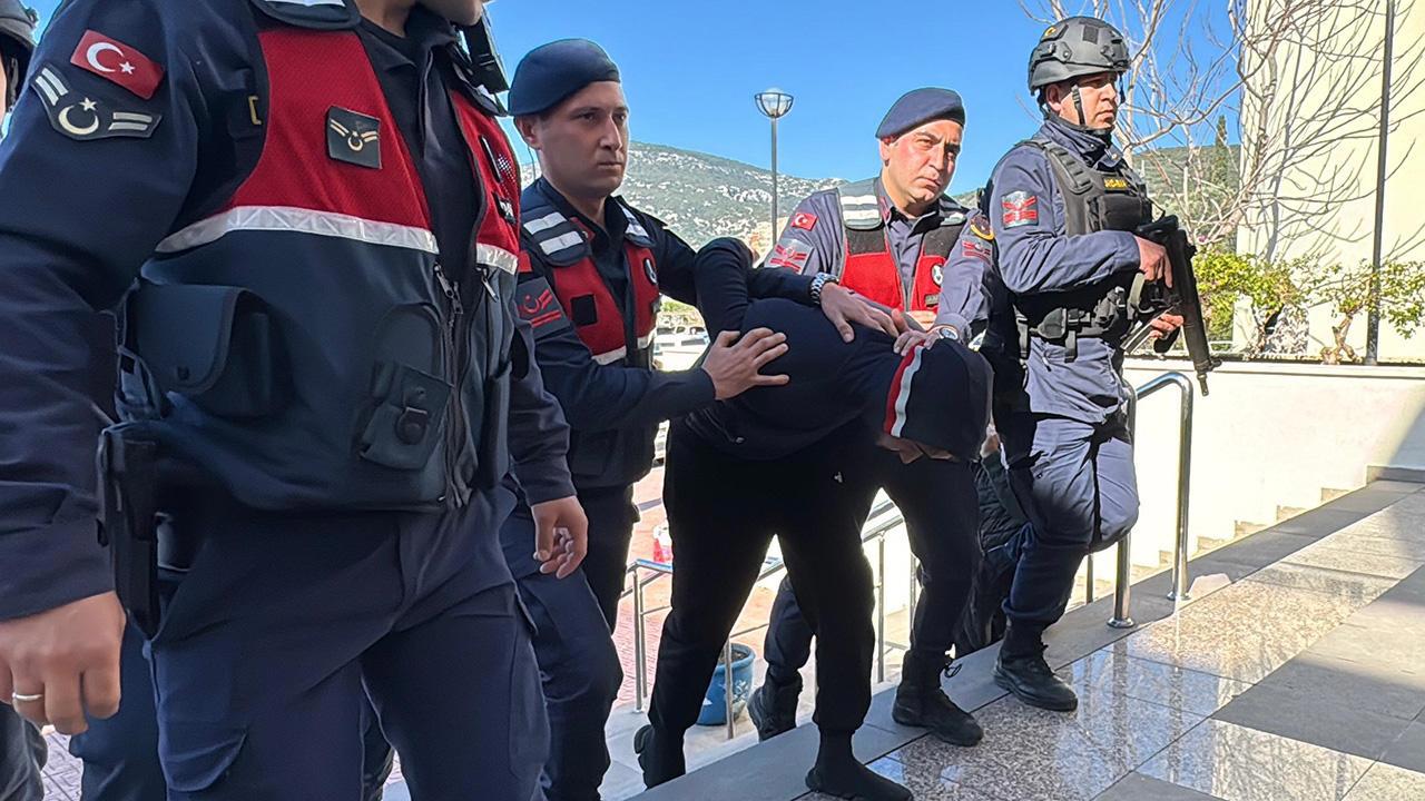 Interpol kırmızı bültenle aranıyordu, Bodrum'da yakalandı