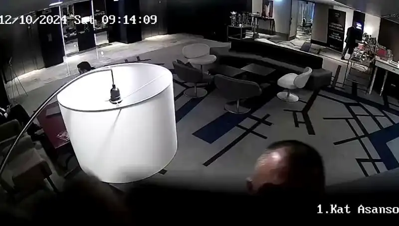 İstanbul Büyükşehir Belediyesi'nde Yolsuzluk Soruşturması: Kamera Görüntüleri Ne Anlatıyor?