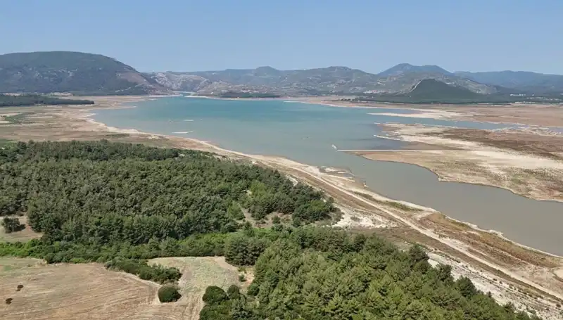 İzmir’de Tehlike Çanları: Suç Oranı Geçen Yılın Yarısına Düştü!