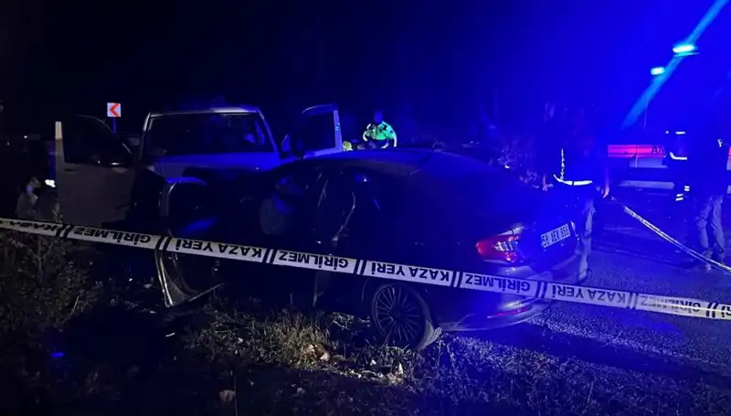 Minibüs Ters Şeritte Kaza Yaptı: 1 Ölü, 8 Yaralı Haberiyle Sokaklar Karıştı