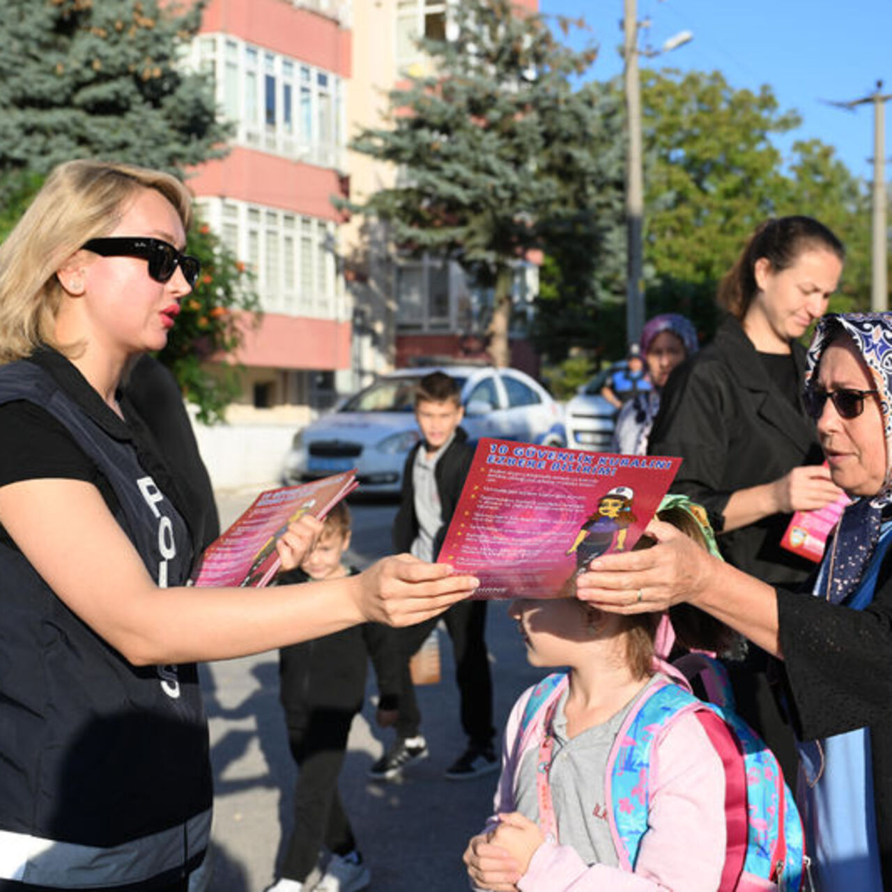 Güvenli Eğitim" Ebeveyn Polislere Emanet: Okullarda Yeni Uygulama Başlatıldı