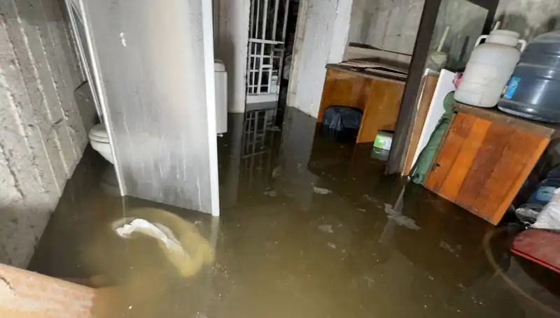 Avcılar'da Aniden Gelen Su Baskını: Şehir Hayatı Altüst Oldu