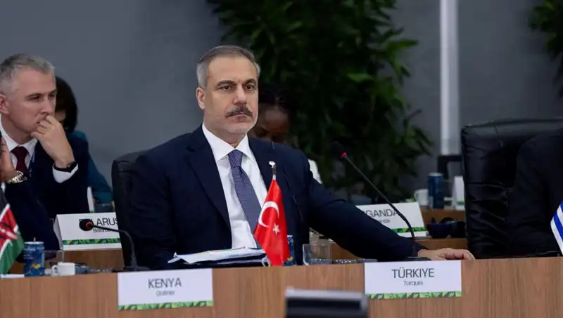 BRICS Zirvesi'nde Bakan Fidan'dan Yapay Zeka Uyarısı: Tedbir Şart!