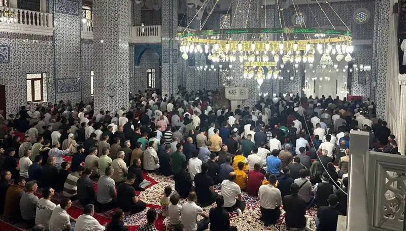 Iğdır'da İlk Bayram Namazı Coşkusu: Maneviyat ve Birliktelik