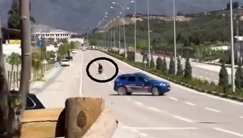 TikTok Videosunun Faturasını Kim Ödüyor? Gençler ve Meseleler