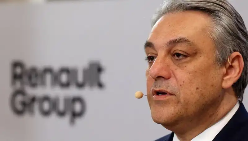 Renault'da Üst Düzey İstifa: Şirketin Geleceği Tehlikede mi?