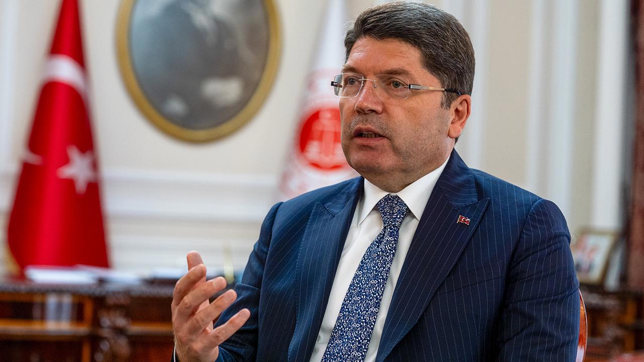 Adalet Bakanı Tunç, 'korsan metin' hakkında sert açıklamada bulundu.