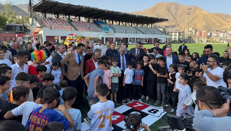 Anadolu Şenliği Hakkari’de Coşkulu Başlangıç Yaptı