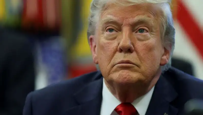 Trump’tan Çarpıcı Açıklama: "Dünyayı Yönetme Yetkisi Bende!"