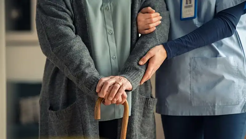 102 Yaşındaki Doktorun Uzun Yaşam Sırları: Binlerce Hastaya Şifa Verdi
