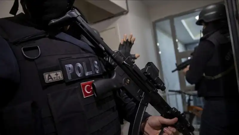 DAEŞ'e Yönelik 17 İlde Dev Operasyon: 89 Gözaltı!