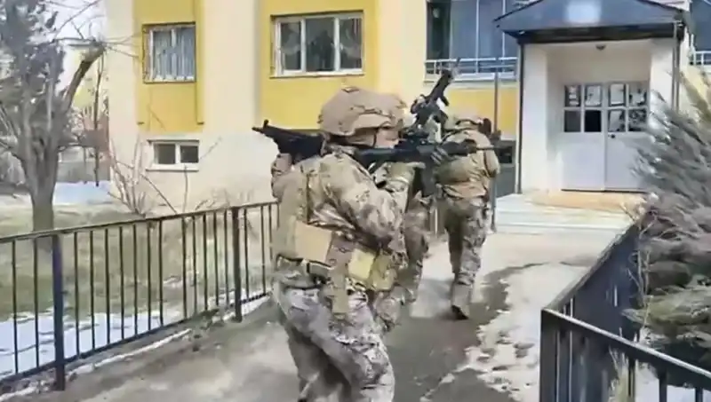 Bingöl'de DAEŞ Operasyonu: 3 Şüpheli Tutuklandı, Kritik Bilgiler Ortaya Çıktı