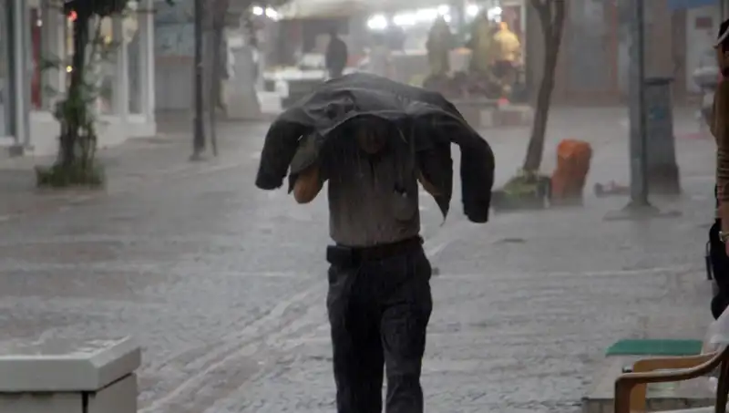 25 İl İçin Sarı Kodlu Uyarı: Kuvvetli Sağanak Yağmurlar Geliyor!