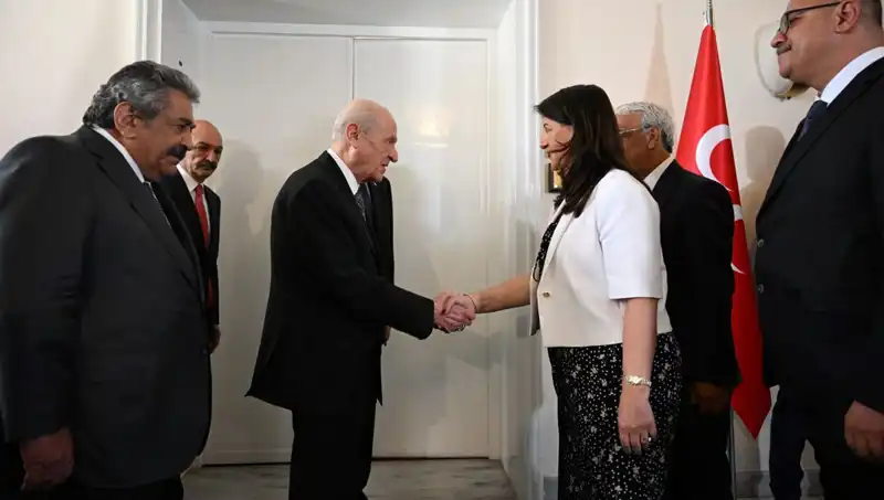 Bahçeli, DEM Parti Heyetiyle Görüşerek Siyasi Stratejileri Belirledi