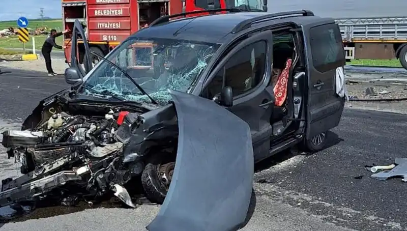 Ankara Yolunda Feci Kaza: Üç Kişi Yaralandı, Hayatlar Tehlikede