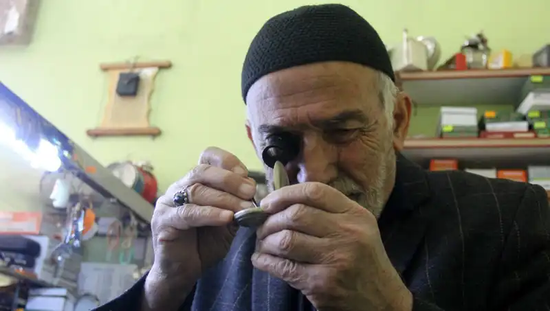 58 Yıldır Zamana Direnen Dükkan: 20 Metrekarede Bir Yüzyıllık Hikaye