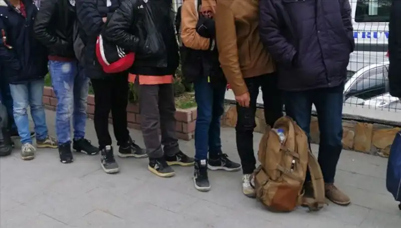 Edirne'de Göçmen Kaçakçılığına Geçit Yok: 10 Düzensiz Göçmen Yakalandı