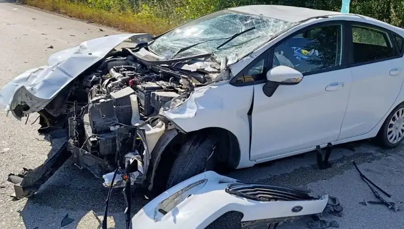 Çanakkale'de Feci Trafik Kazası: İki Yaralı, Olayın Perde Arkası Neler?