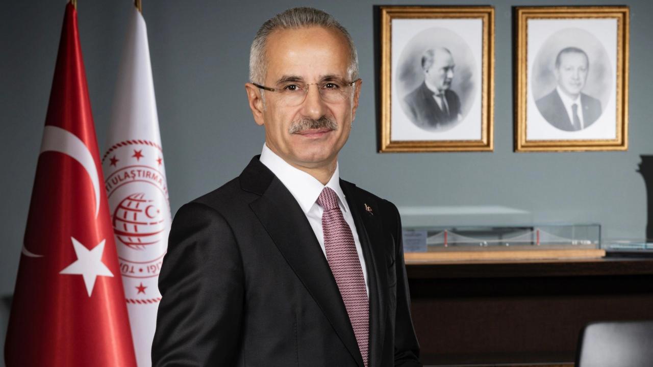 Bakan Uraloğlu, Ailece Seyahat Edenlere İndirim Çalışmalarını Sürdürüyor