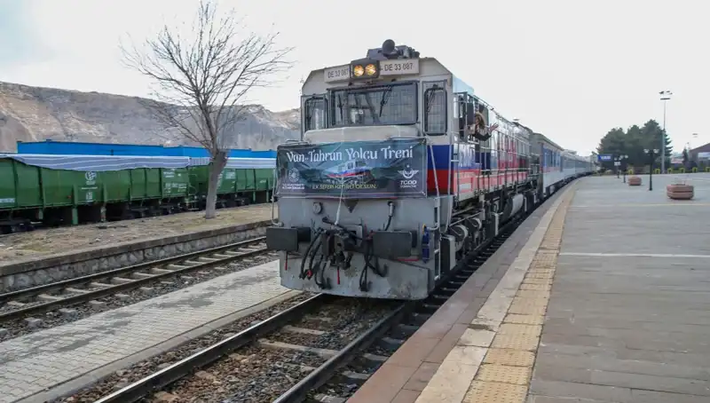 Van-Tahran Tren Seferleri Başladı: Doğu Anadolu'dan İrana Yeni Bir Bağlantı