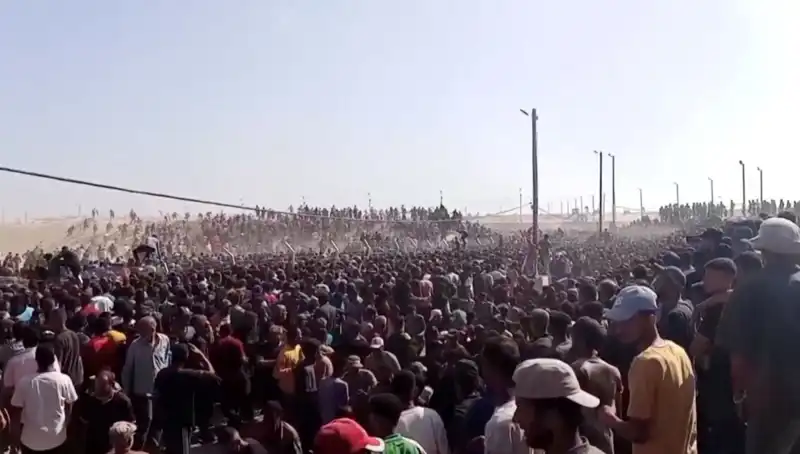 İsrail'in Filistinli Yardım Çabalarına Yönelik Saldırı: 30 Can Kaybı