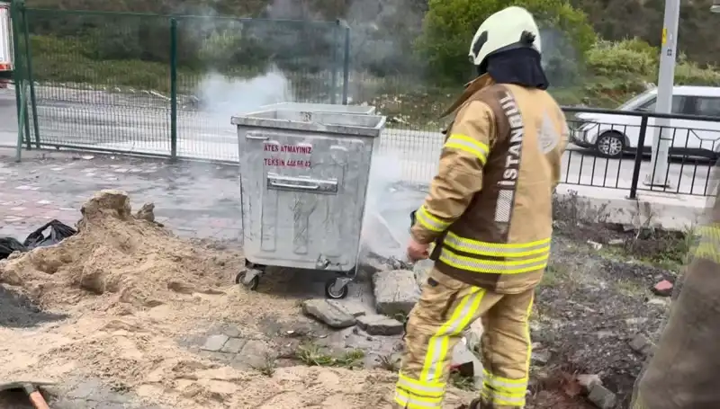 Başakşehir’de Çöp Konteynerinde Patlayan Kimyasal Madde Panik Yarattı