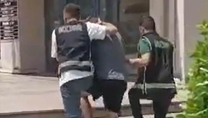 Sahte Döviz İle Alışveriş Yapan Turist Sınır Dışı Edildi: Olayın Detayları