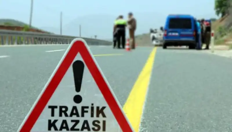 Otomobil ve Kamyon Çarpıştı: Kazada Can Kaybı ve Yaralılar Var!