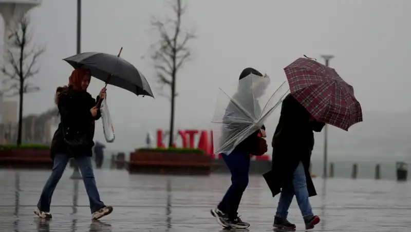 İstanbullular Yarın Kuvvetli Yağışla Karşılaşacak: Meteorolojiden Uyarı Geldi