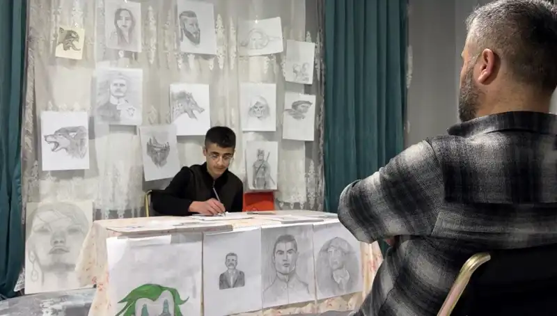 15 Yaşındaki Genç Yetenek, Sanat Yeteneğiyle Dikkatleri Üzerine Çekiyor