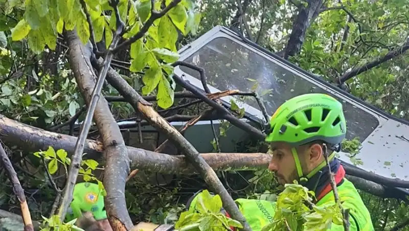 İtalya’da Teleferik Faciası: Halatın Kopması Sonucu 4 Kişi Hayatını Kaybetti
