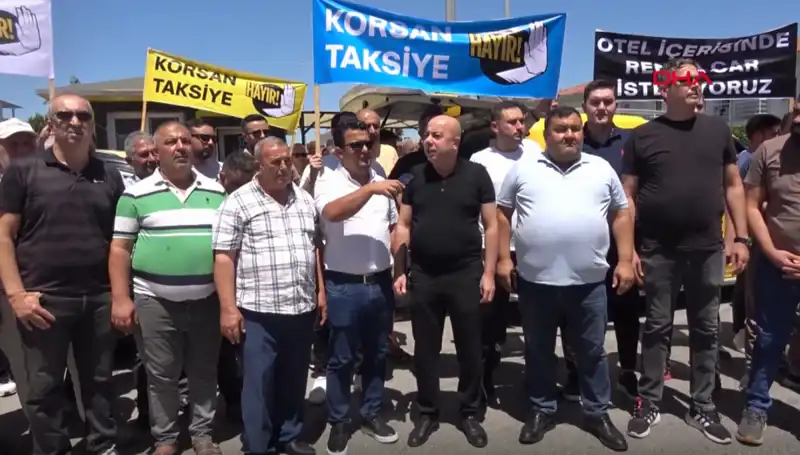 Belek’te Taksiciler Protesto İçin Kontak Kapatma Eylemi Gerçekleştirdi