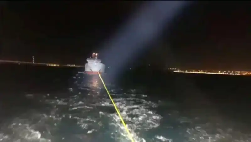 Çanakkale Boğazı'nda Gemi Arızası: Deniz Trafiği Geçici Olarak Durduruldu