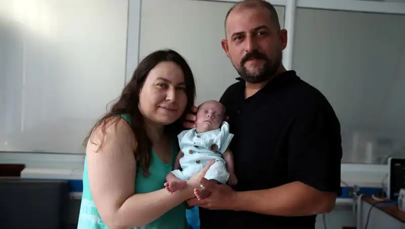 800 Gram Doğdu, 4 Ay Süren Yoğun Bakım Sonrası Hayata Tutunan Bebeğin Hikayesi