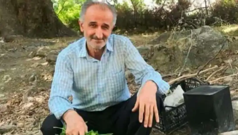 Bahçede Sinir Krizi Geçiren Adamın Ölümü Şok Etti