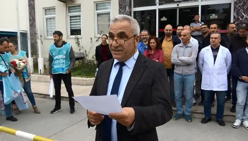 Antalya’da Doktora Saldırı Sonrası Sağlık Çalışanlarından İş Bırakma Eylemi