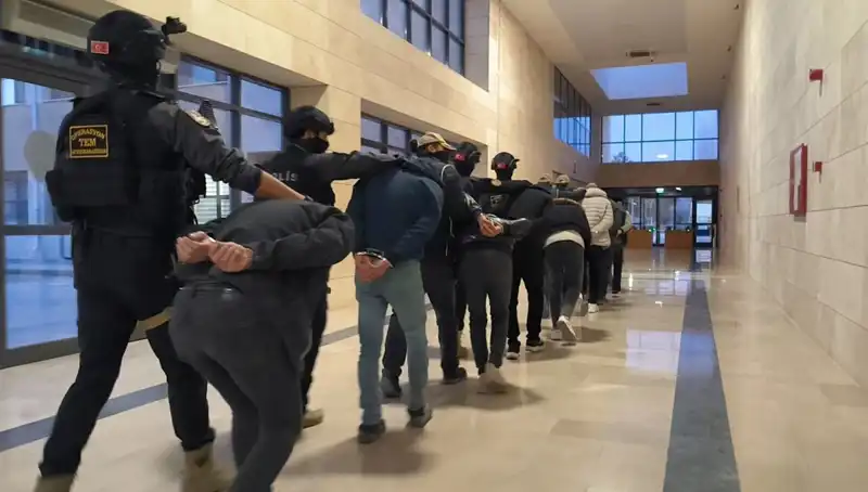 47 İlde DAEŞ Operasyonları: 298 Şüpheli Eyaletlerde Ele Geçirildi