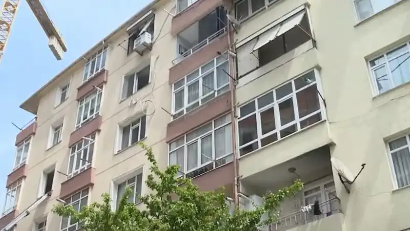 İstanbul'da Kolonları Patlayan 96 Dairelik Site Neden Tahliye Edildi?