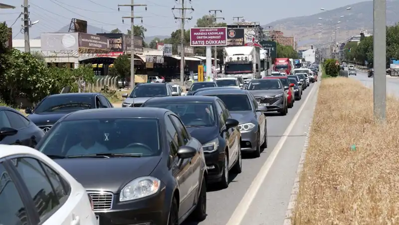 Aydın ve Muğla Arasında 60 Kilometrelik Araç Kuyruğu!