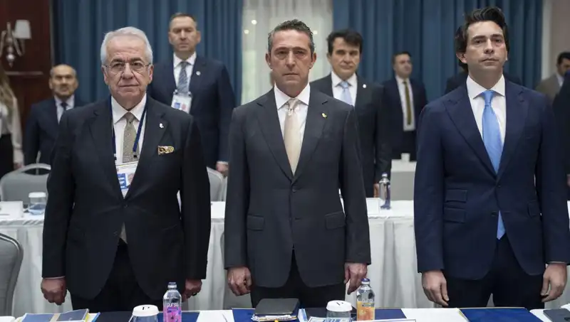 Fenerbahçe’nin Yeni Dönemde Topladığı İmza Sayısı, Taraftarları Heyecanlandırdı
