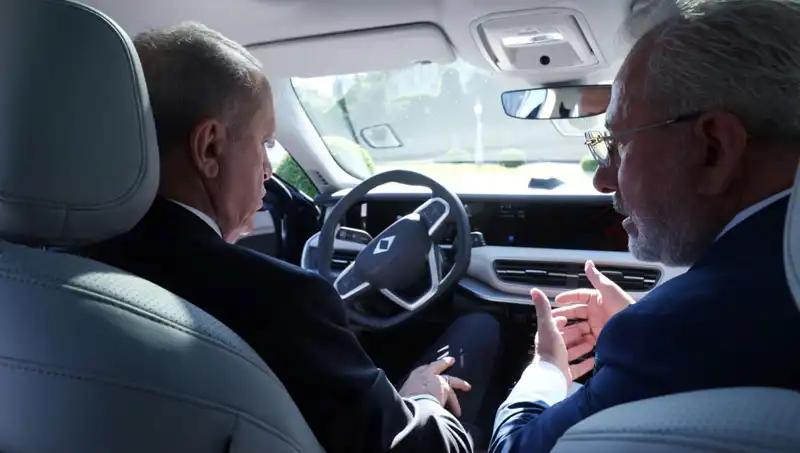 Cumhurbaşkanı Erdoğan, Togg'un Yeni Modelini Test Etti: Geleceğin Otomobili mi?