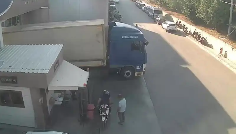 Nakliye Şebekesine Düzenlenen Operasyonda Milyonlarca Lira Değerinde Ürün Ele Geçirildi
