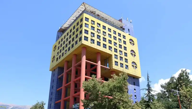 Dünyanın En Saçma Binayı Unutturacak Proje: Yeni Yapı İçin Çalışmalar Başladı